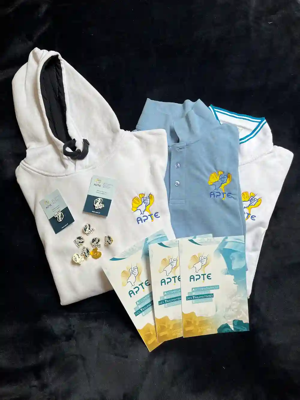 Association APTE, photo de com sur les goodies de l'association.